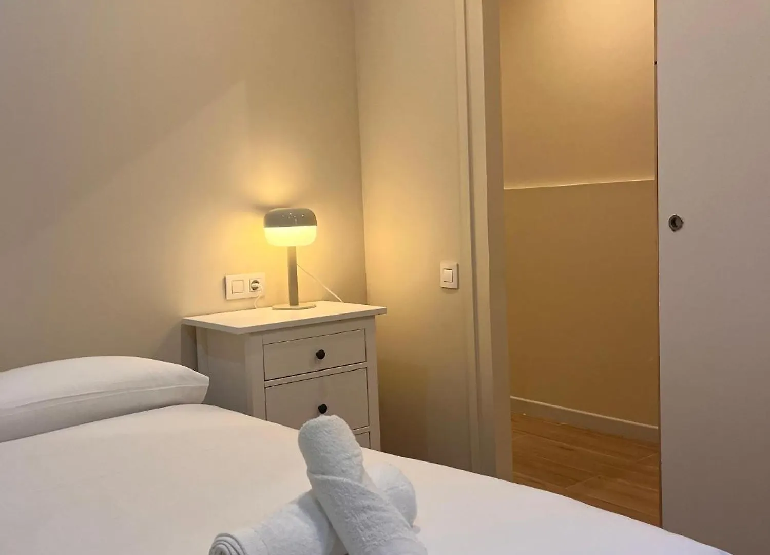 Mab1 - Apartment With Private Terrace In Sants Barcelona